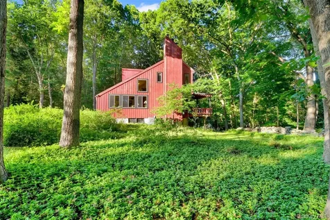 2 Victor Lane Mahopac NY 10512