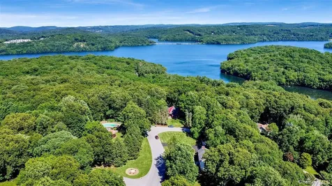 2 Victor Lane Mahopac NY 10512