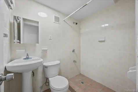 2470 Glebe Avenue Bronx NY 10461