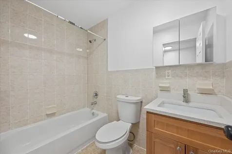 2470 Glebe Avenue Bronx NY 10461