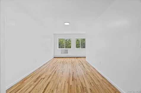 2470 Glebe Avenue Bronx NY 10461