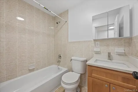 2470 Glebe Avenue Bronx NY 10461