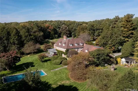 491 Muttontown Road Muttontown NY 11791