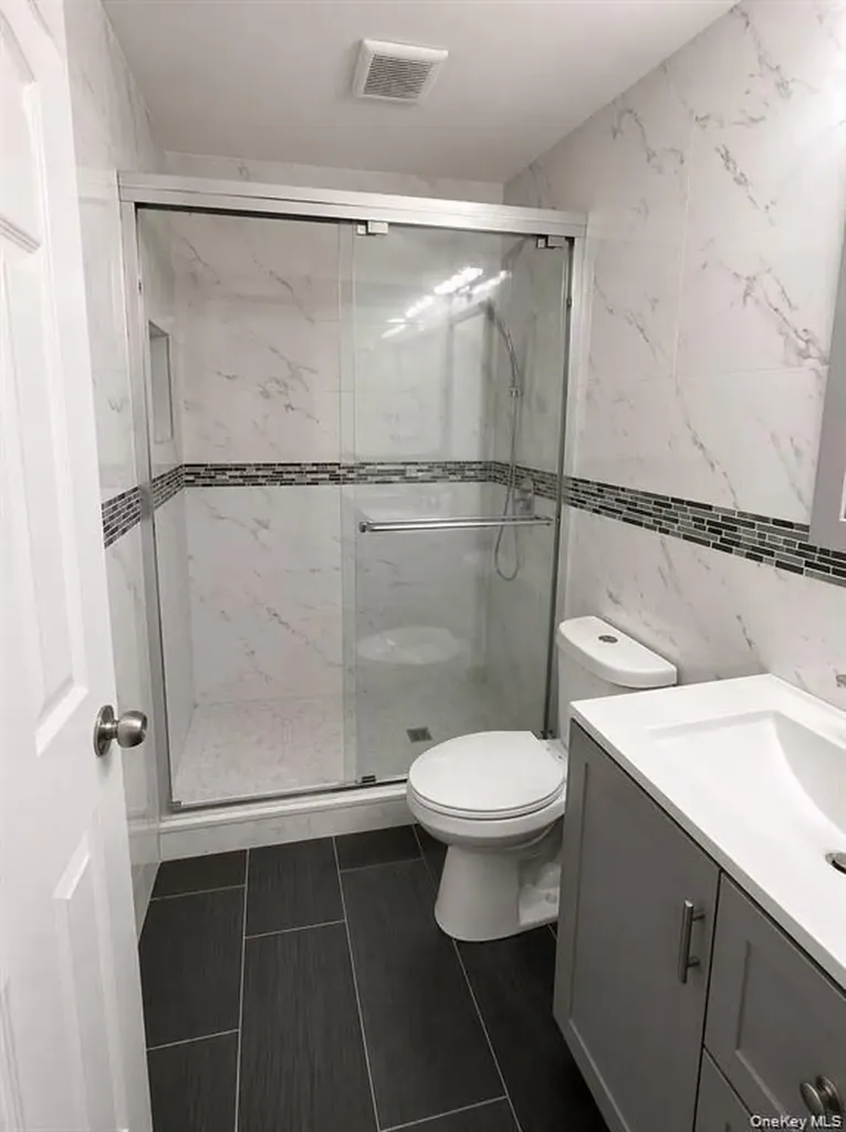 8 Harmony Lane Westbury NY 11590