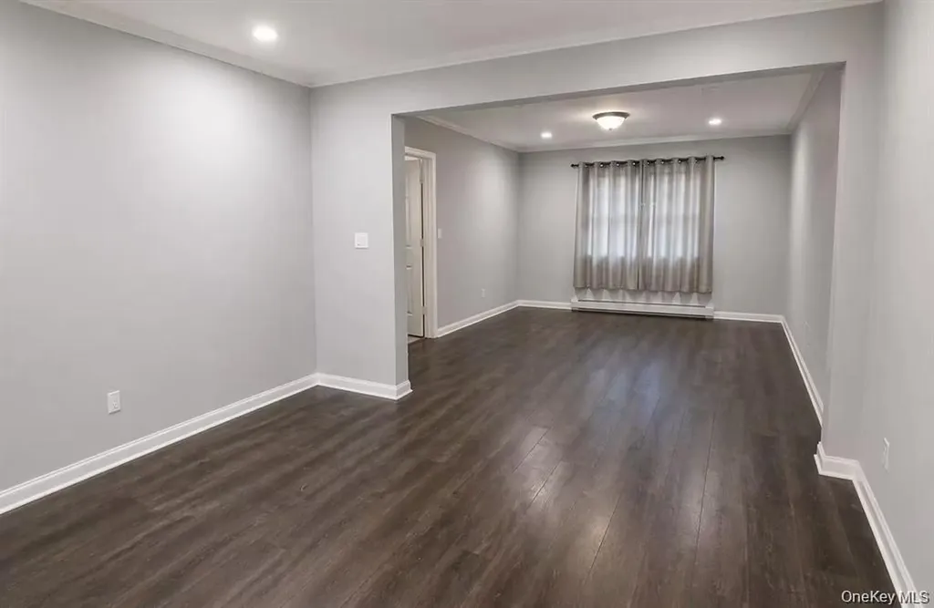 8 Harmony Lane Westbury NY 11590
