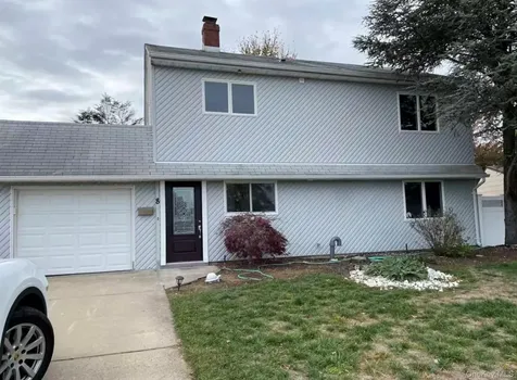 8 Harmony Lane Westbury NY 11590