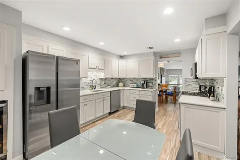 8 Victoria Drive Amityville NY 11701