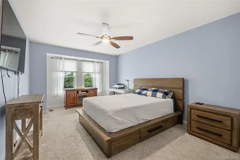 8 Victoria Drive Amityville NY 11701