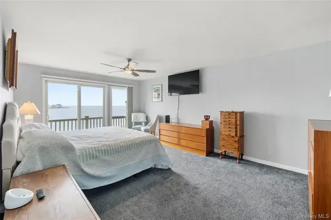 8 Victoria Drive Amityville NY 11701