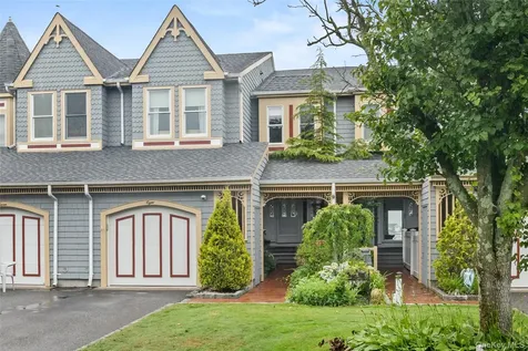 8 Victoria Drive Amityville NY 11701