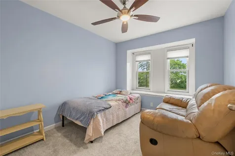 8 Victoria Drive Amityville NY 11701