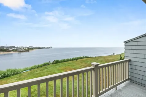 8 Victoria Drive Amityville NY 11701