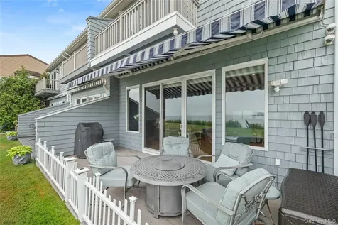 8 Victoria Drive Amityville NY 11701