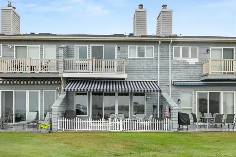 8 Victoria Drive Amityville NY 11701