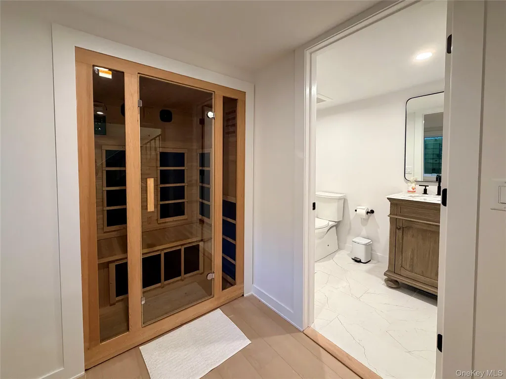 7 Midhampton Court Quogue NY 11959