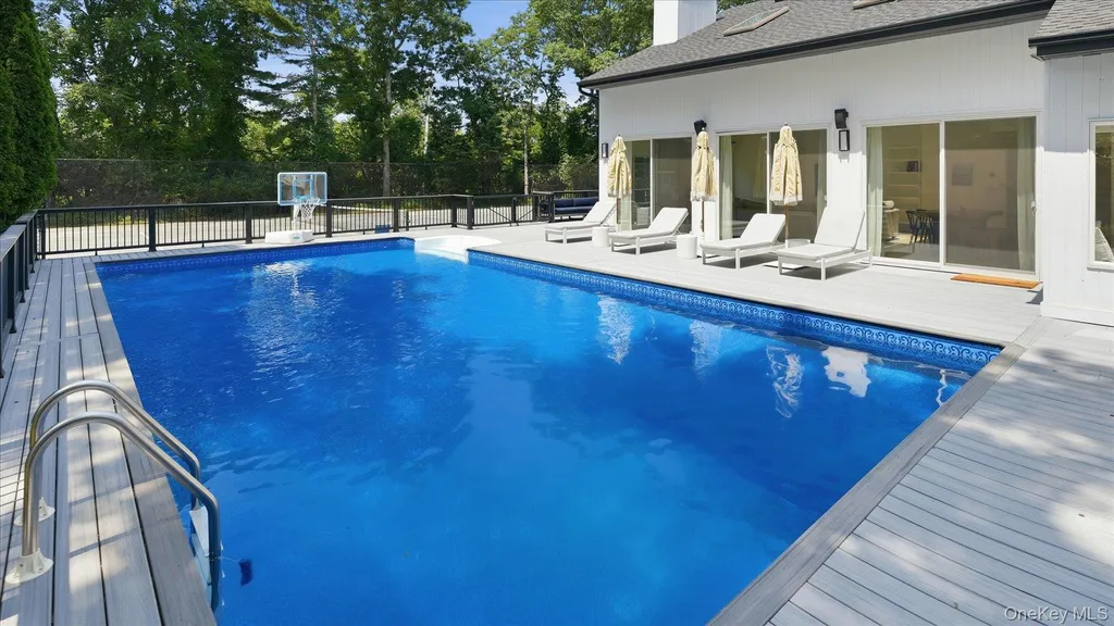 7 Midhampton Court Quogue NY 11959