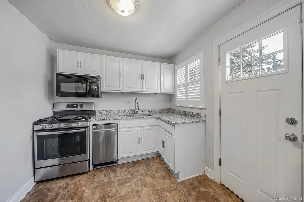 12123 238th Street Rosedale NY 11422