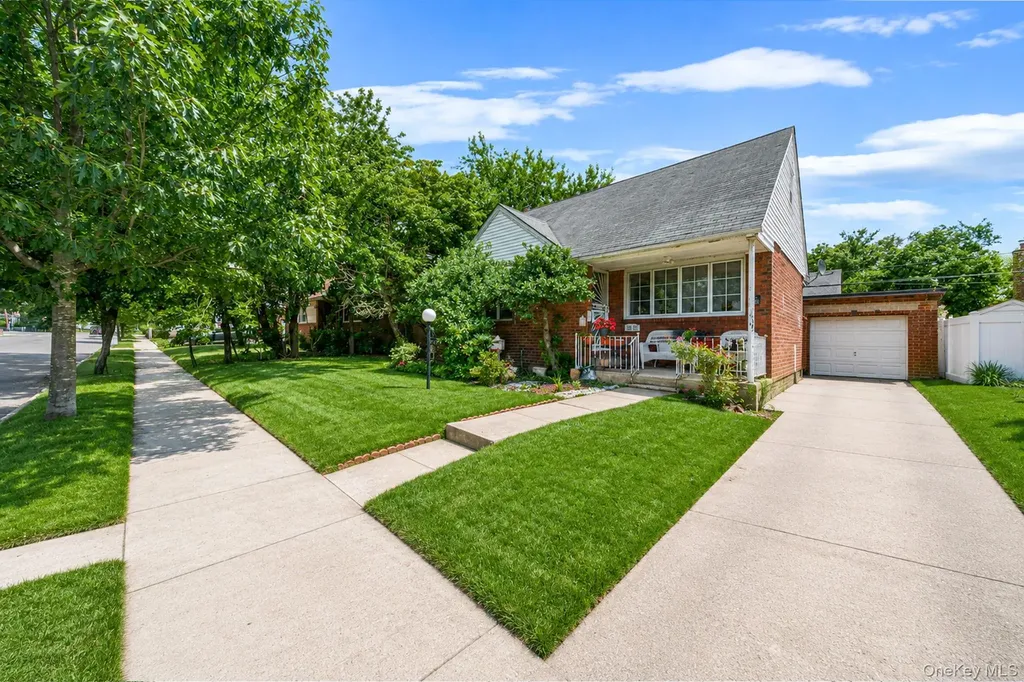 12123 238th Street Rosedale NY 11422