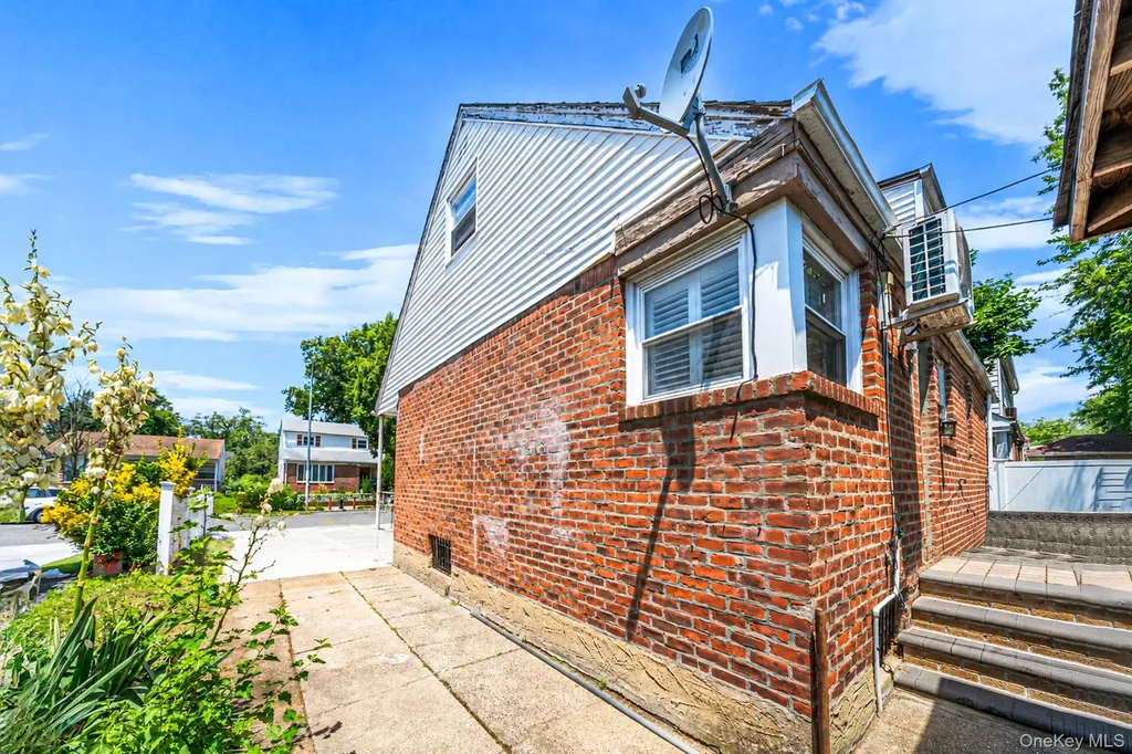 12123 238th Street Rosedale NY 11422