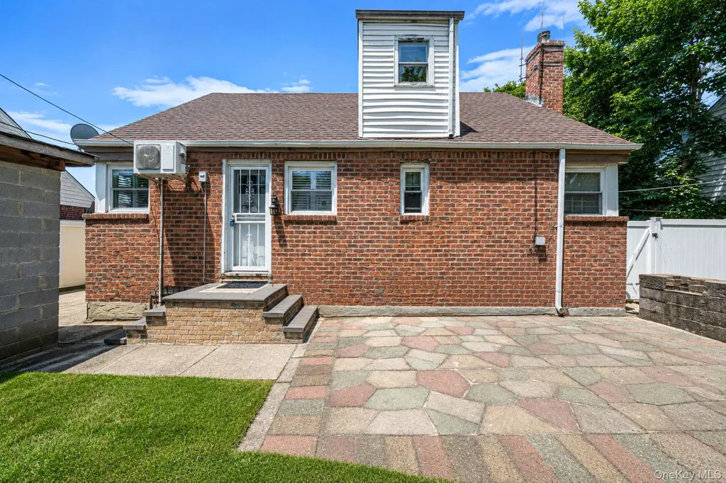 12123 238th Street Rosedale NY 11422