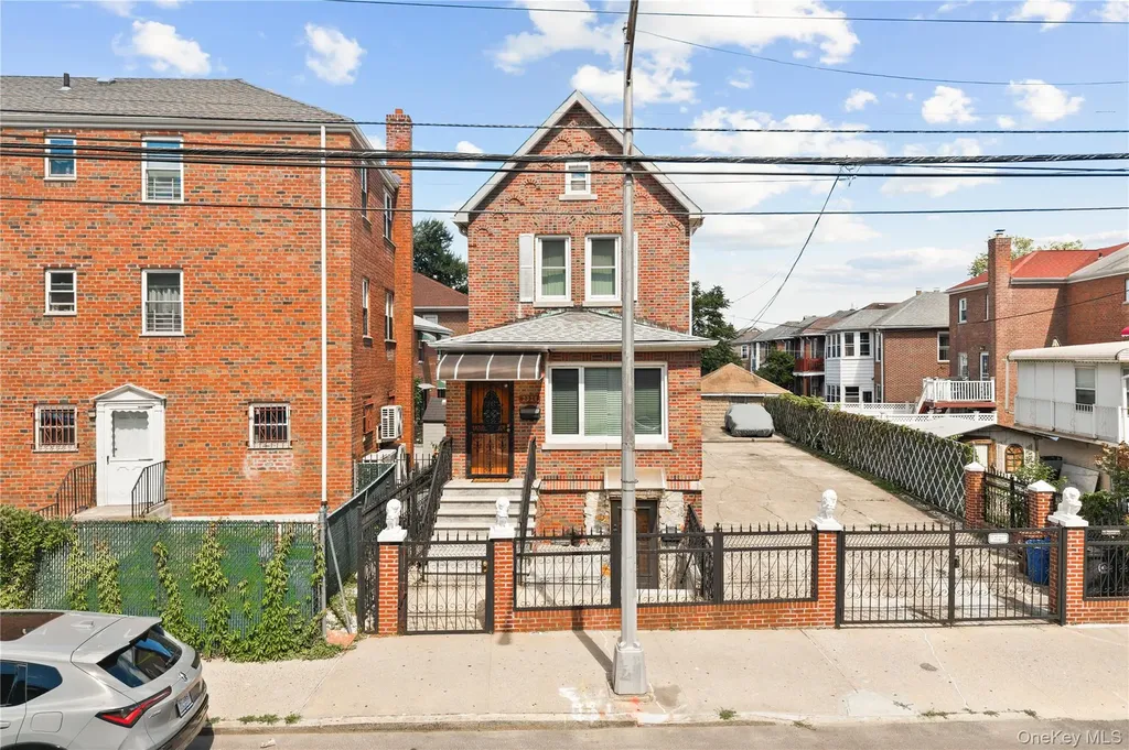 2328 Williamsbridge Road Bronx NY 10469