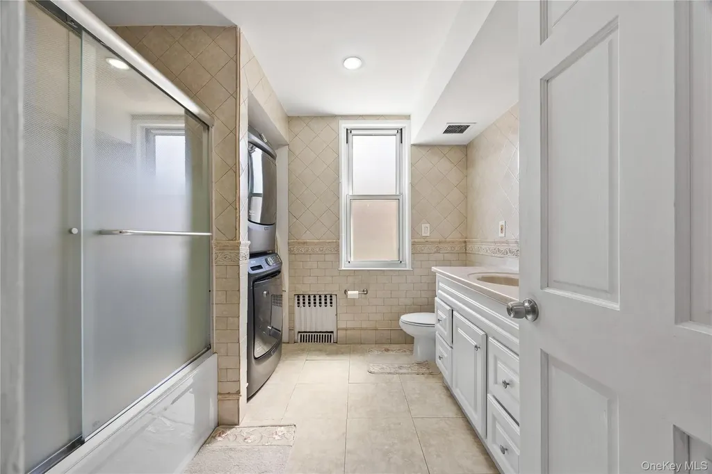 2328 Williamsbridge Road Bronx NY 10469