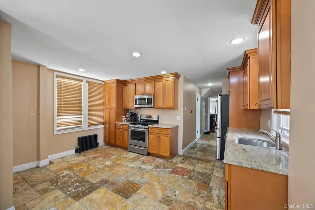 2328 Williamsbridge Road Bronx NY 10469