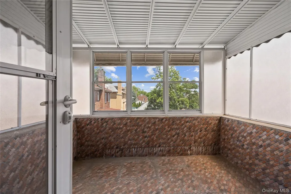 2328 Williamsbridge Road Bronx NY 10469