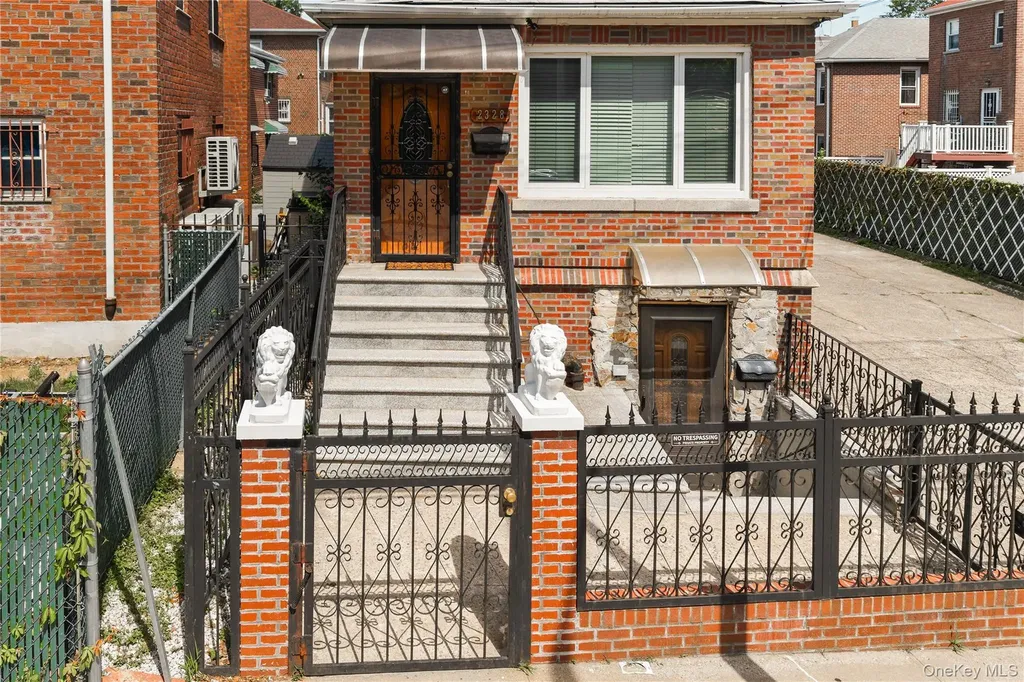 2328 Williamsbridge Road Bronx NY 10469