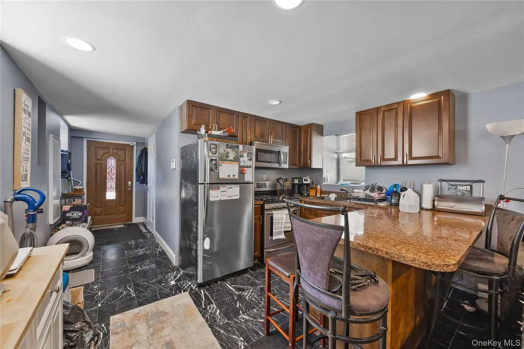 2328 Williamsbridge Road Bronx NY 10469