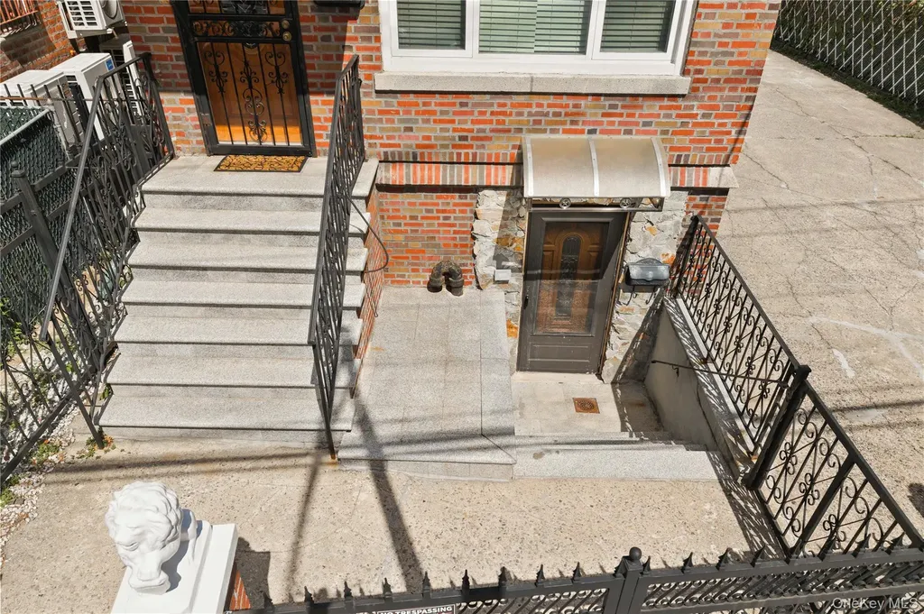2328 Williamsbridge Road Bronx NY 10469