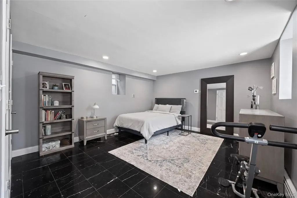 2328 Williamsbridge Road Bronx NY 10469