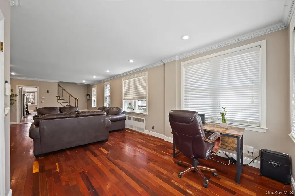 2328 Williamsbridge Road Bronx NY 10469