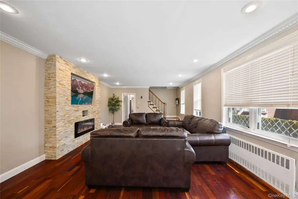2328 Williamsbridge Road Bronx NY 10469