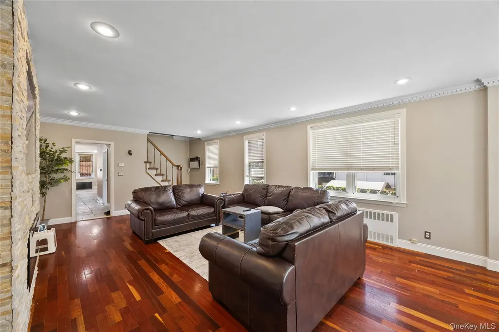 2328 Williamsbridge Road Bronx NY 10469