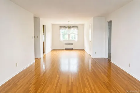 95 Avon Circle Rye Brook NY 10573