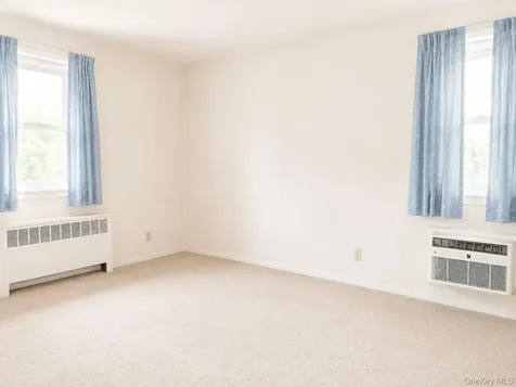 95 Avon Circle Rye Brook NY 10573