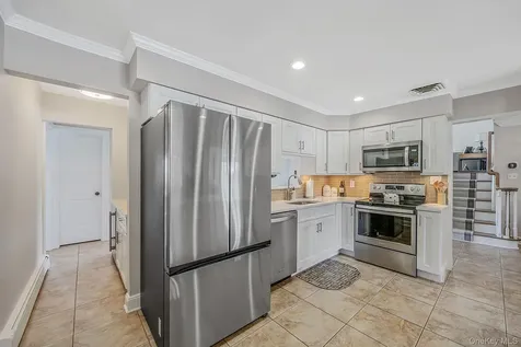 51 Skylark Road Massapequa Park NY 11762