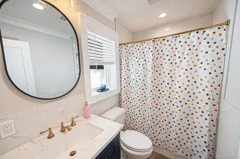 51 Skylark Road Massapequa Park NY 11762