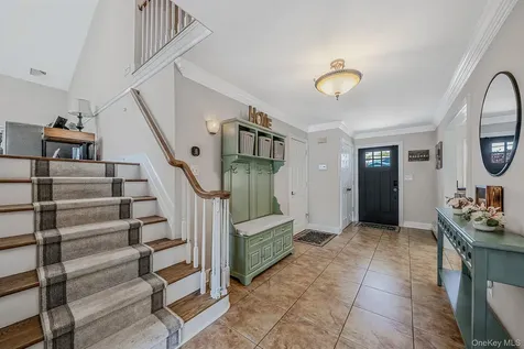 51 Skylark Road Massapequa Park NY 11762