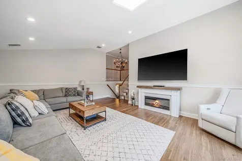 51 Skylark Road Massapequa Park NY 11762