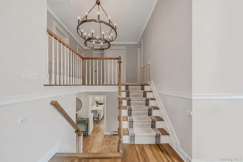 51 Skylark Road Massapequa Park NY 11762