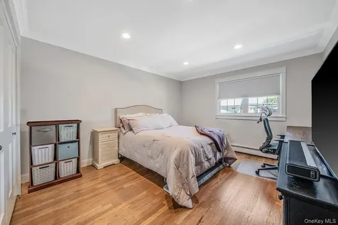 51 Skylark Road Massapequa Park NY 11762