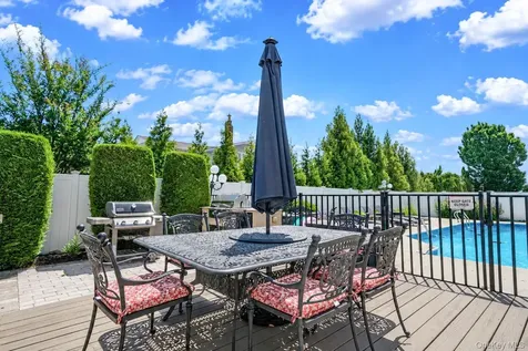 51 Skylark Road Massapequa Park NY 11762