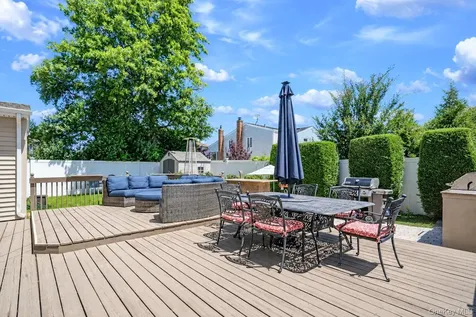 51 Skylark Road Massapequa Park NY 11762