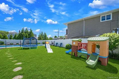 51 Skylark Road Massapequa Park NY 11762