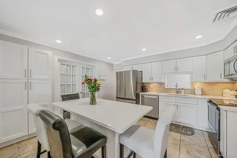 51 Skylark Road Massapequa Park NY 11762