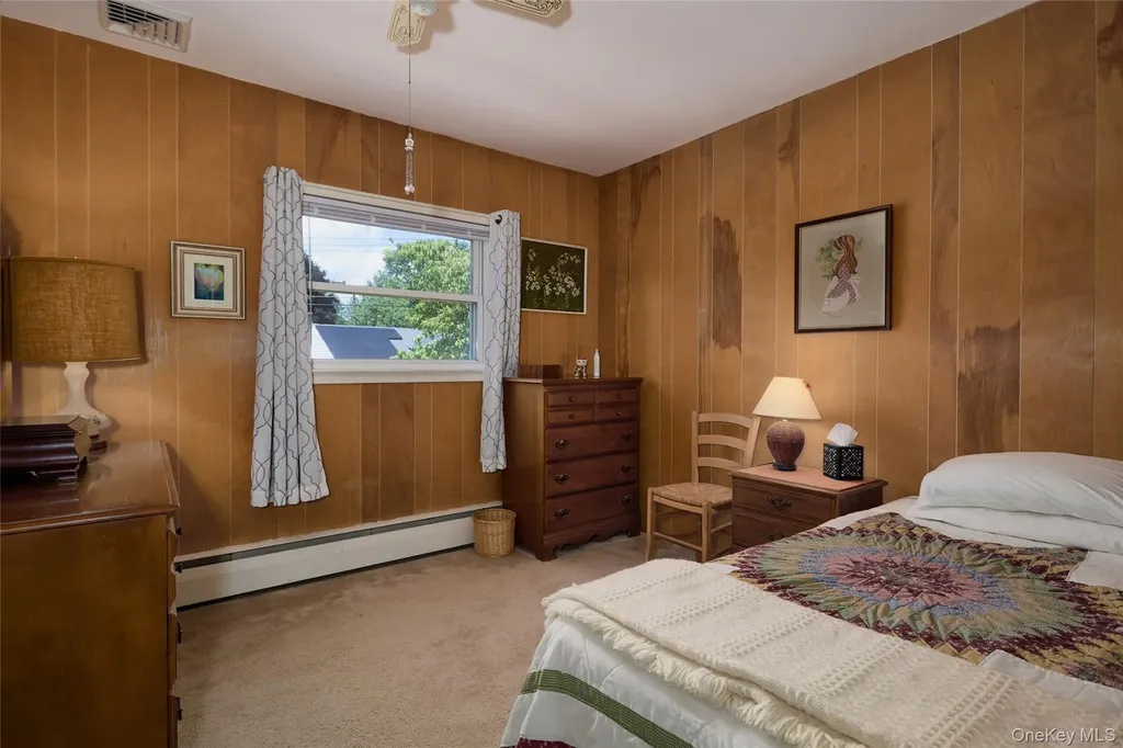 8 Abbie Lane Hyde Park NY 12538