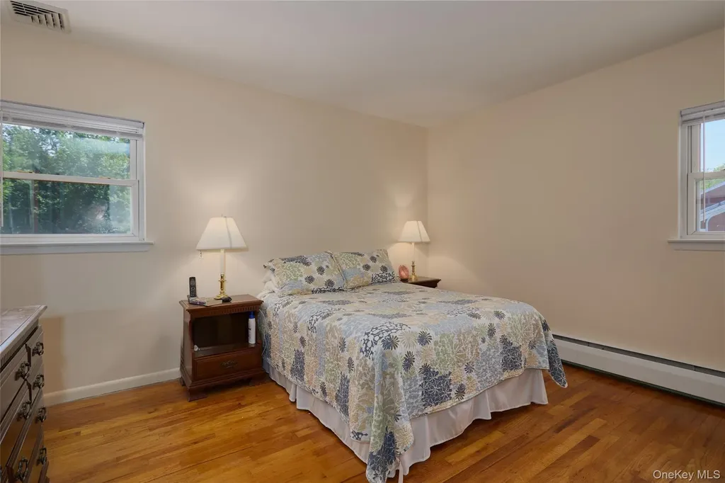 8 Abbie Lane Hyde Park NY 12538