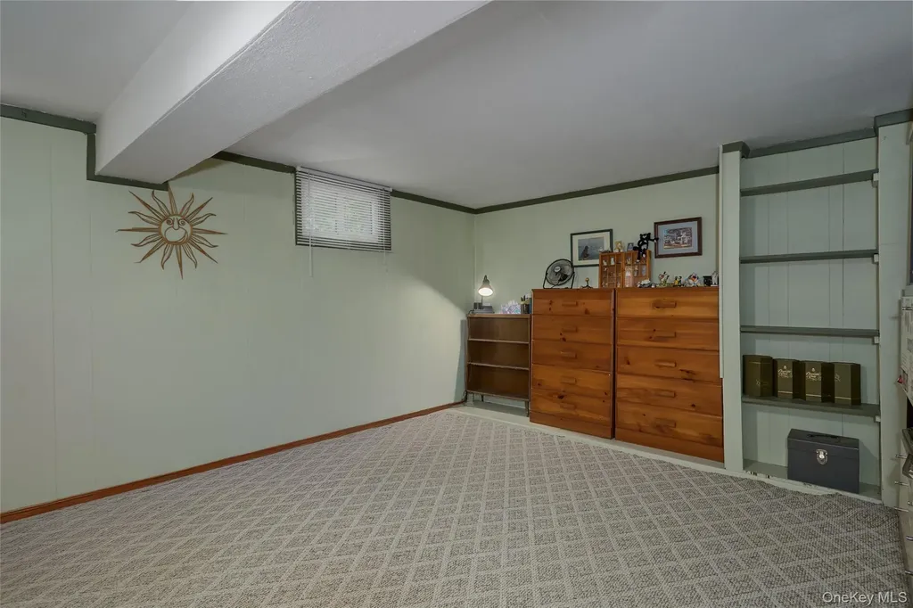 8 Abbie Lane Hyde Park NY 12538